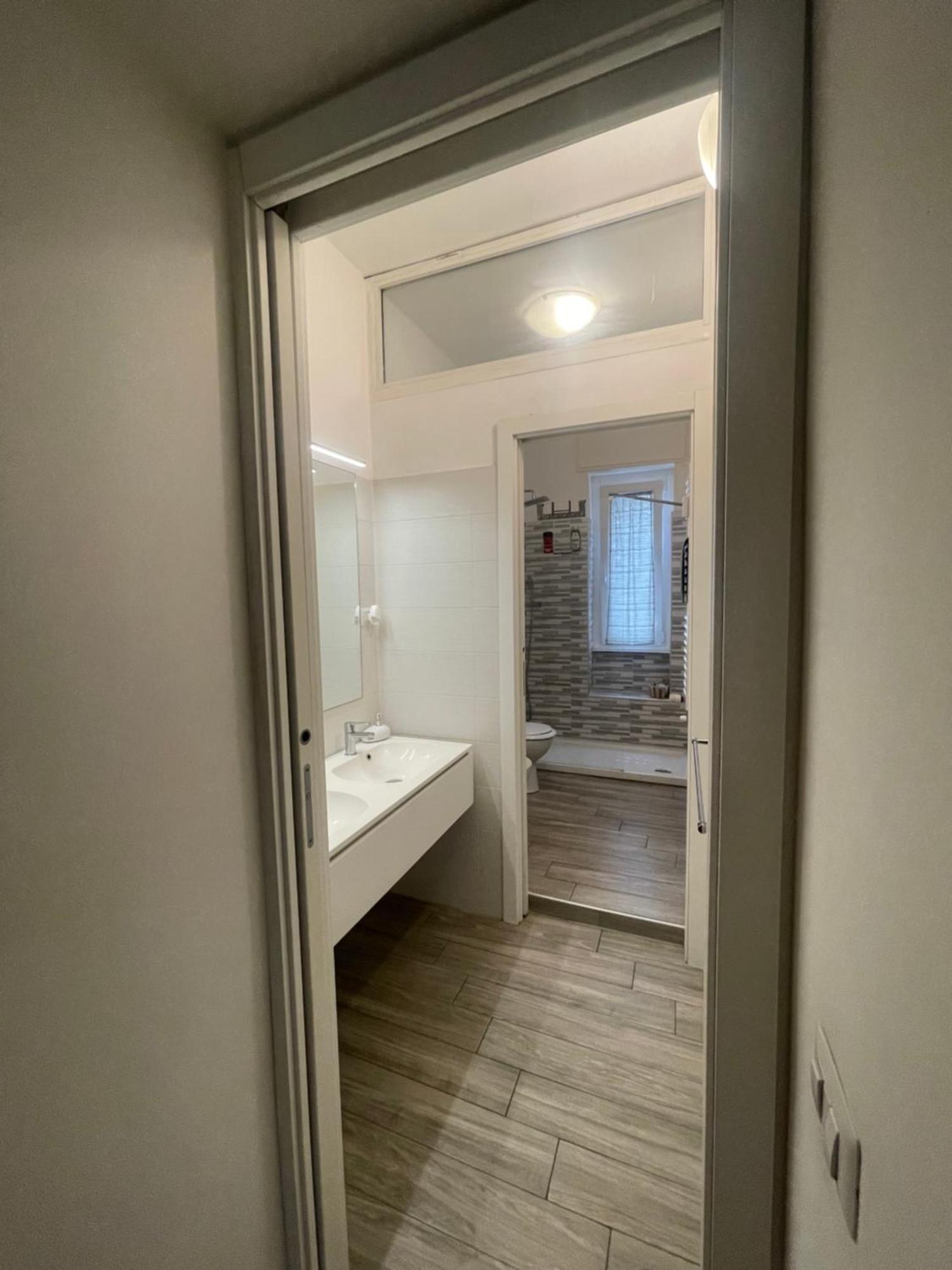 Gardone Apartment - Ampio Appartamento Con 2 Camere Da Letto - Comodo Per Duomo! Milánó Kültér fotó