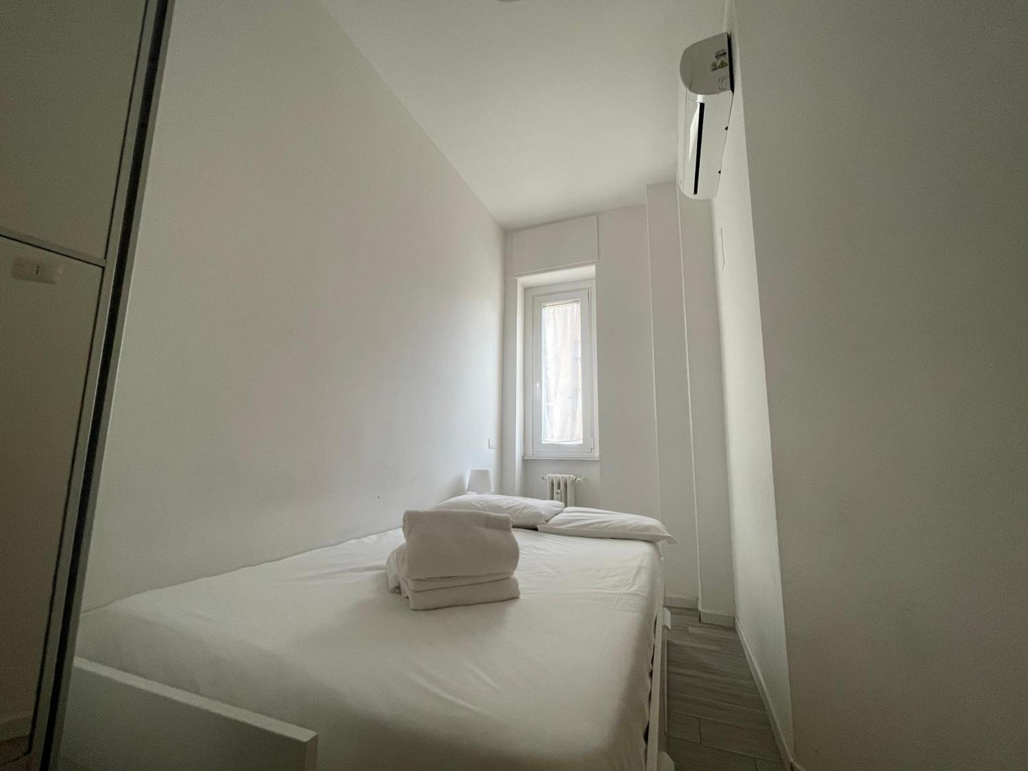 Gardone Apartment - Ampio Appartamento Con 2 Camere Da Letto - Comodo Per Duomo! Milánó Kültér fotó