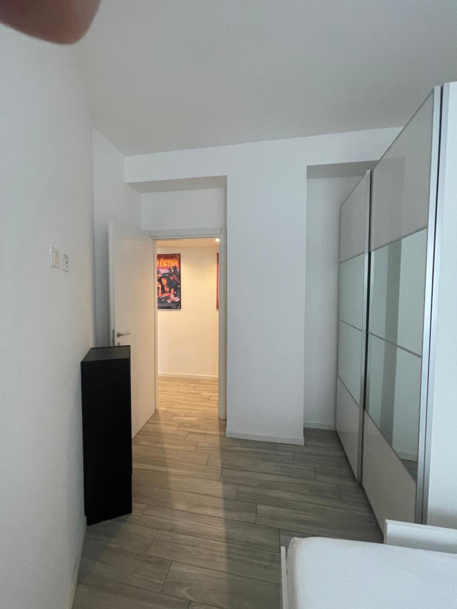 Gardone Apartment - Ampio Appartamento Con 2 Camere Da Letto - Comodo Per Duomo! Milánó Kültér fotó