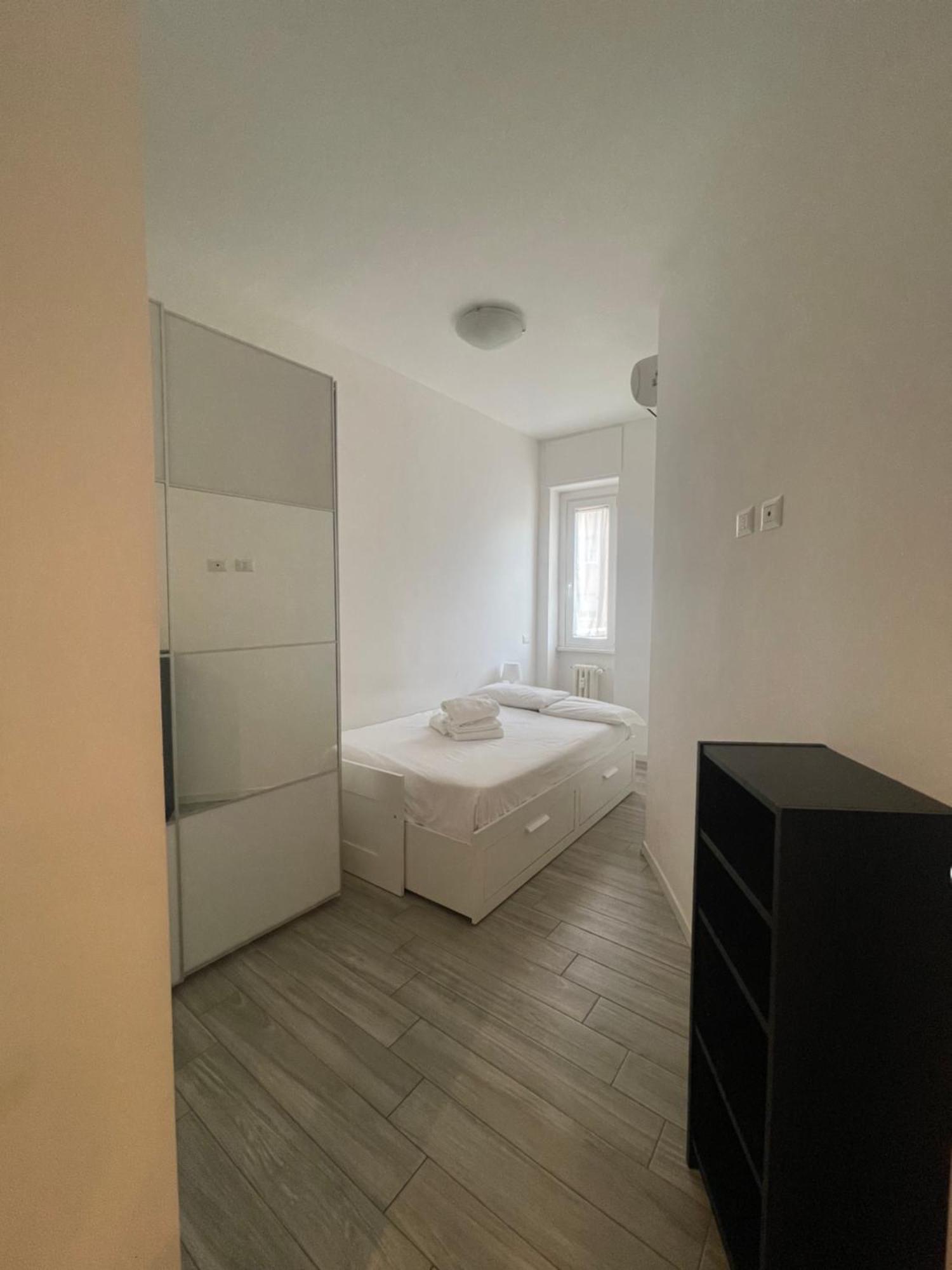 Gardone Apartment - Ampio Appartamento Con 2 Camere Da Letto - Comodo Per Duomo! Milánó Kültér fotó