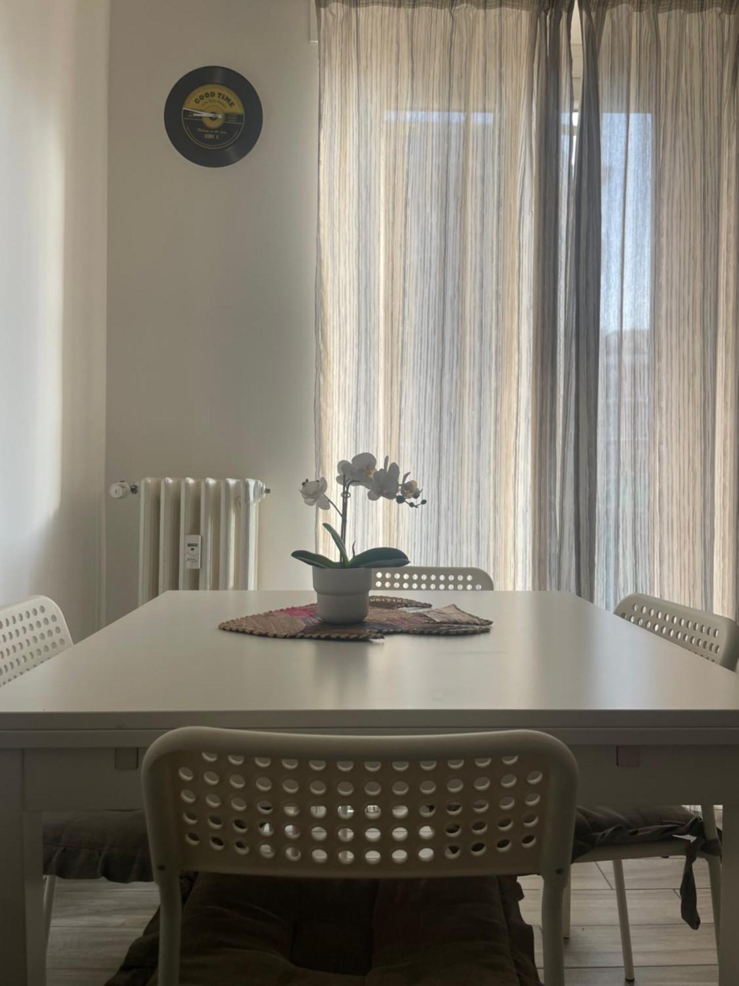 Gardone Apartment - Ampio Appartamento Con 2 Camere Da Letto - Comodo Per Duomo! Milánó Kültér fotó